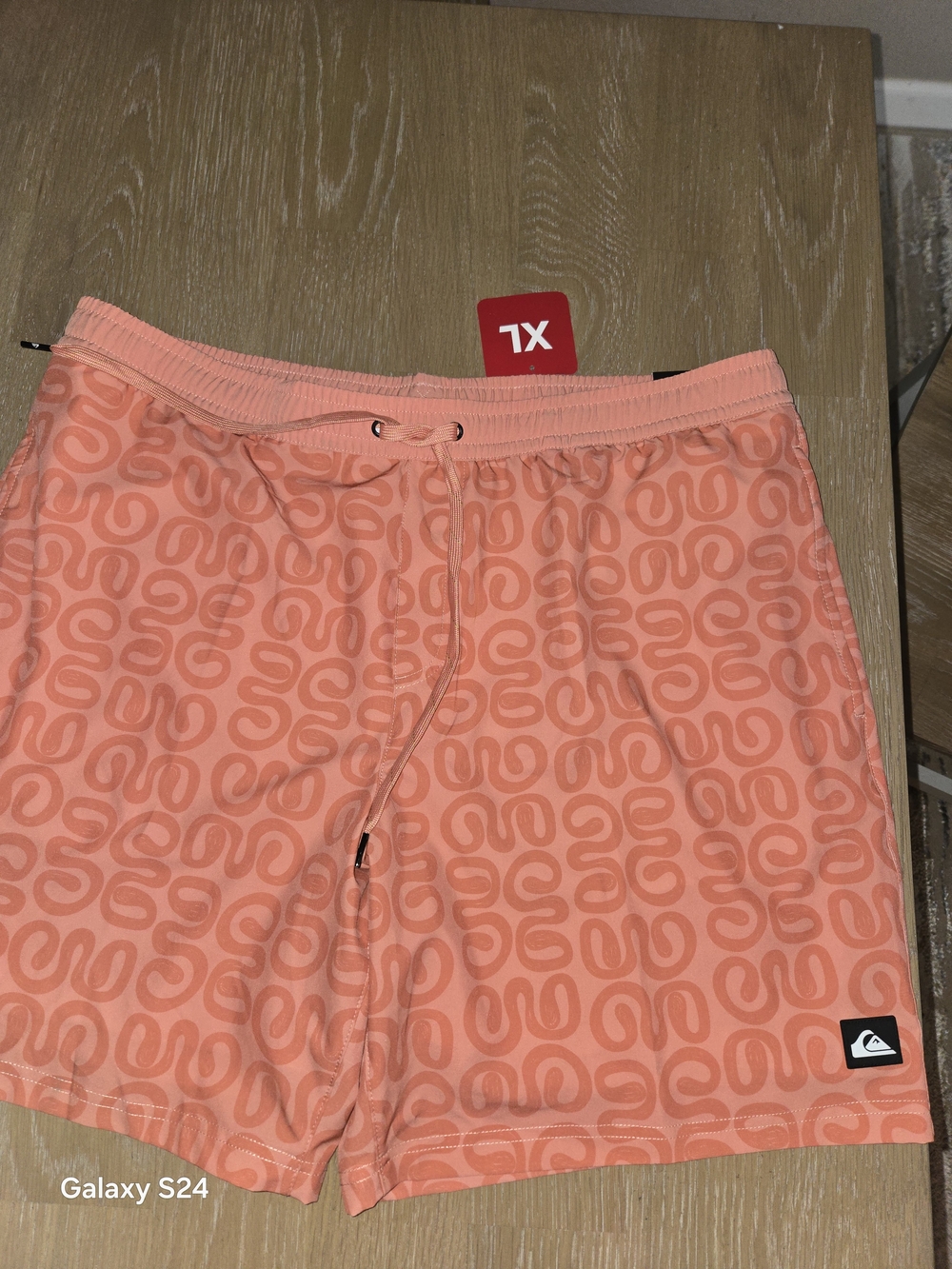 Quiksilver Men’s Coral Patterned Swim Shorts Sz XL Trunks New
